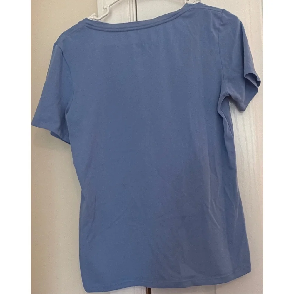 Nike Dri-FIT Womens V-Neck Short Sleeve Athletic Cut T-Shirt Light Blue Medium